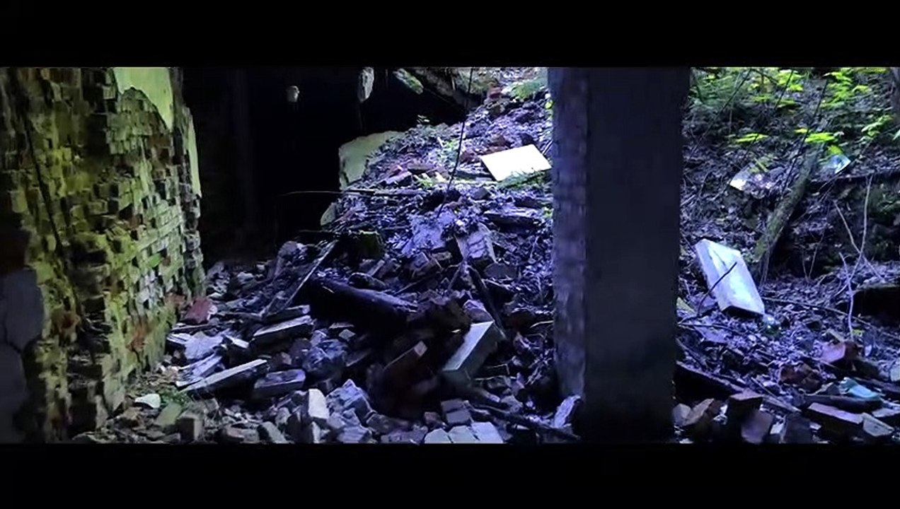 GHOST MANSION. WENT DOWN TO THE HUGE BASEMENT