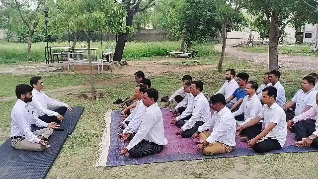 योग शारीरिक व मानसिक सेहत को बेहतर बनाता है