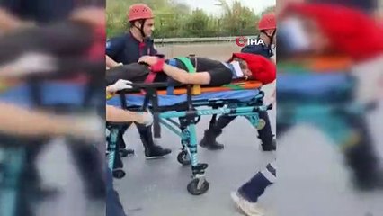 Une voiture incontrôlable vole dans un canal d'eau à Kartal : 1 blessé