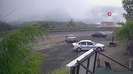 Karabük'te zincirleme trafik kazası kamerada