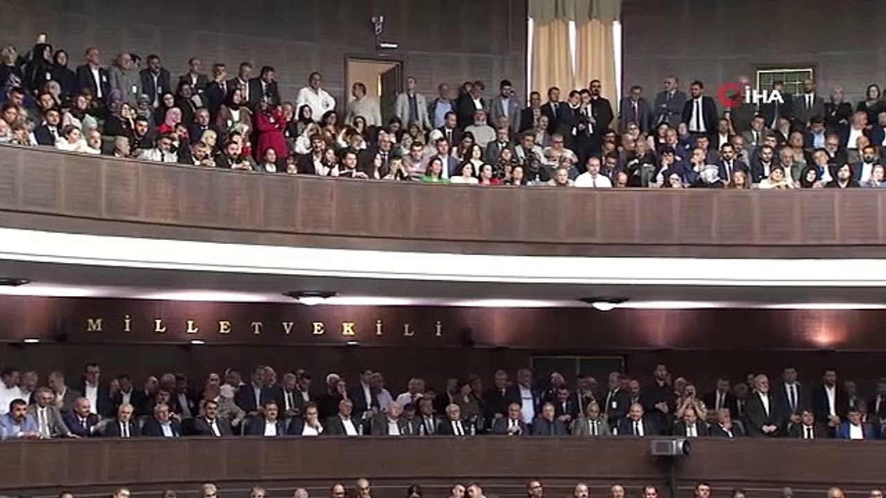 Cumhurbaşkanı Erdoğan: "Ezici bir çoğunlukla milletimizin güvenine ve teveccühüne bir kez daha hem de tartışmasız bir şekilde mazhar olduk"