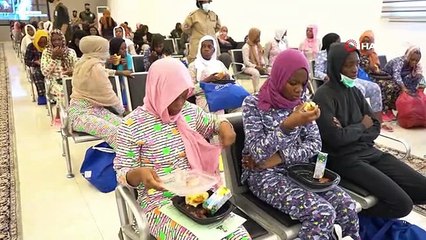 Libya'daki kaçak 165 göçmen ülkelerine gönderildi