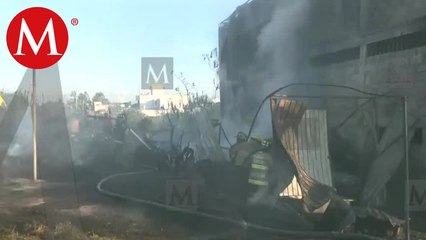 Incendio en vulcanizadora se extiende a maderería en Coacalco, Edomex