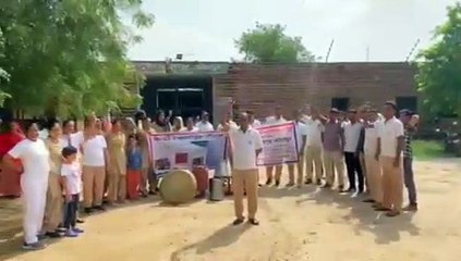 जेलकर्मियों ने किया मैस का बहिष्कार