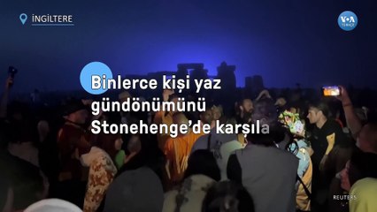 Binlerce kişi yaz gündönümünü Stonehenge’de karşıladı