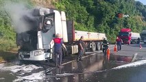 Seyir halindeki tır alev alev yandı, sürücü canını zor kurtardı