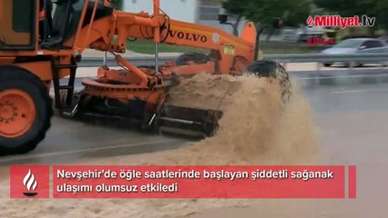 Video herunterladen: Nevşehir'de sağanak: Niğde ve Aksaray'a ulaşım kontrollü sağlanıyor