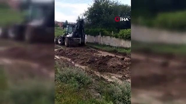 De fortes averses ont paralysé la vie, les terres agricoles ont été endommagées