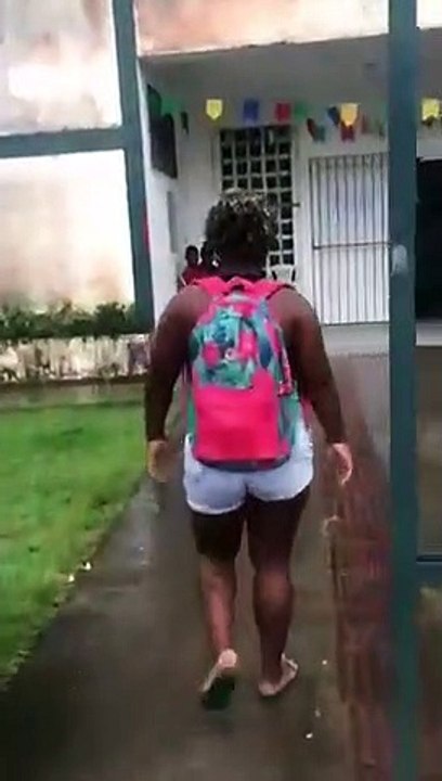 Mulher viraliza ao reclamar de valor do Bolsa Família e internautas criticam: "Trabalhar que é bom..."