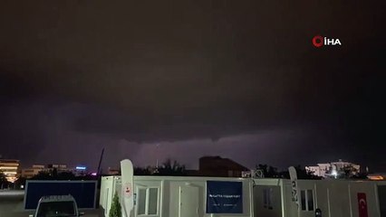 Des éclairs ont illuminé le ciel de Malatya