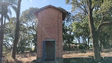 ANTIGA FAZENDA DE CAFÉ... HAVIA UMA TORRE CURIOSA