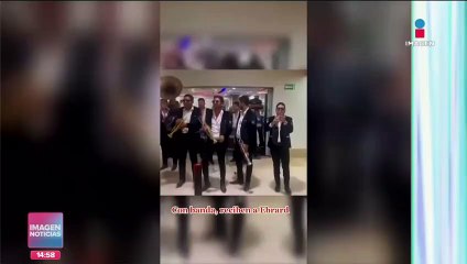 Marcelo Ebrard es recibido con música de banda en Mazatlán