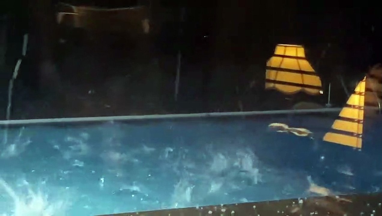 Les grêlons font d'énormes éclaboussures