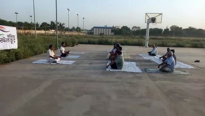 जिले में हजारों ने किया एक साथ योग