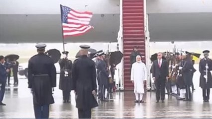 मूसलाधार बारिश में भीगते हुए राष्ट्रगान गाते रहे PM मोदी, वॉशिंगटन में देशभक्ति का दिखा नजारा