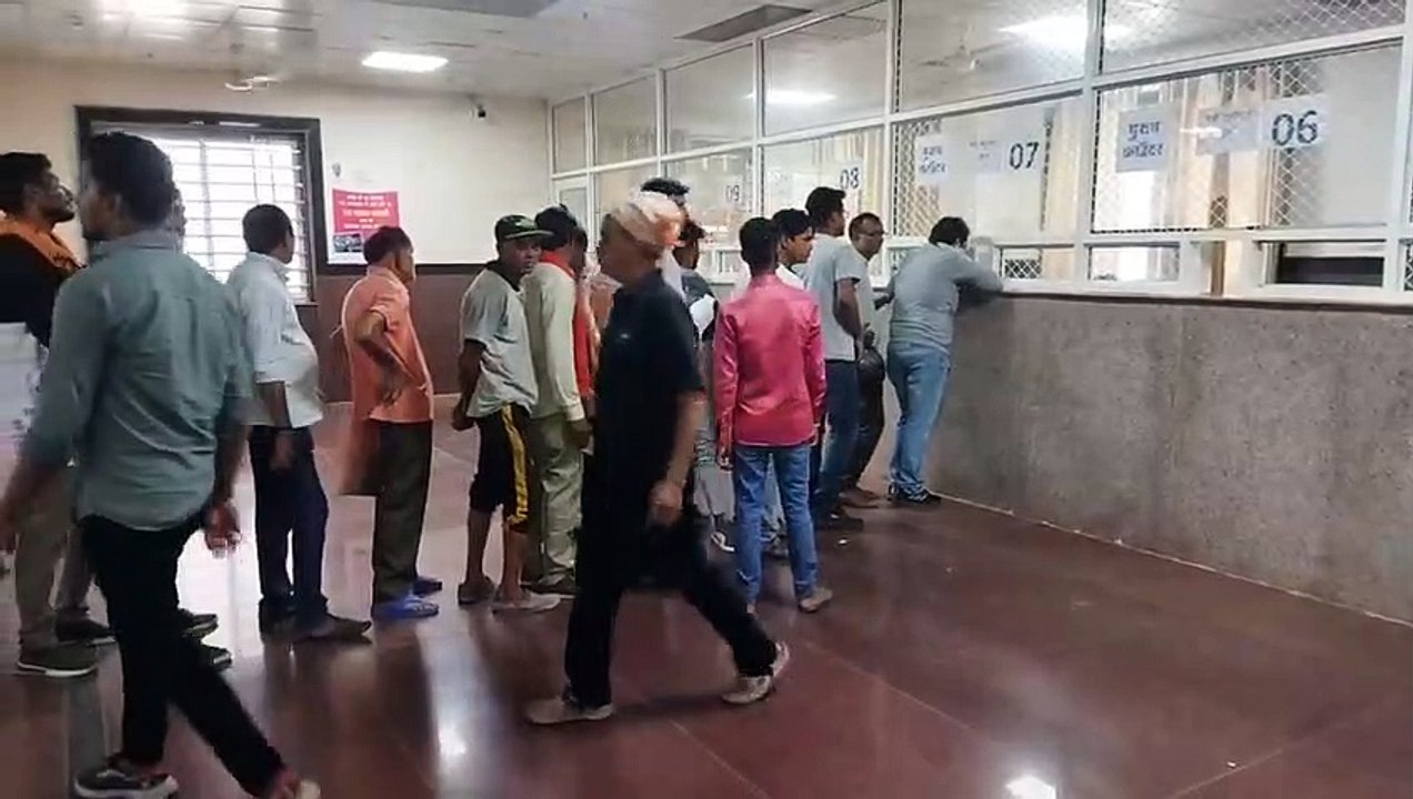 नए-पुराने भवन के चक्कर में फूल रही मरीजों की सा...