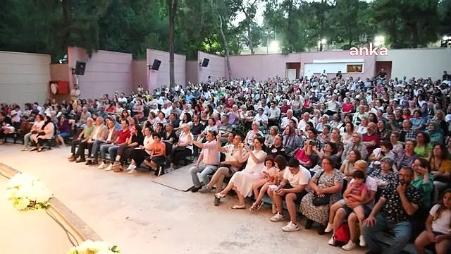 Concert de la chorale féminine de la municipalité de Bornova avec des chansons folkloriques rouméliennes et balkaniques