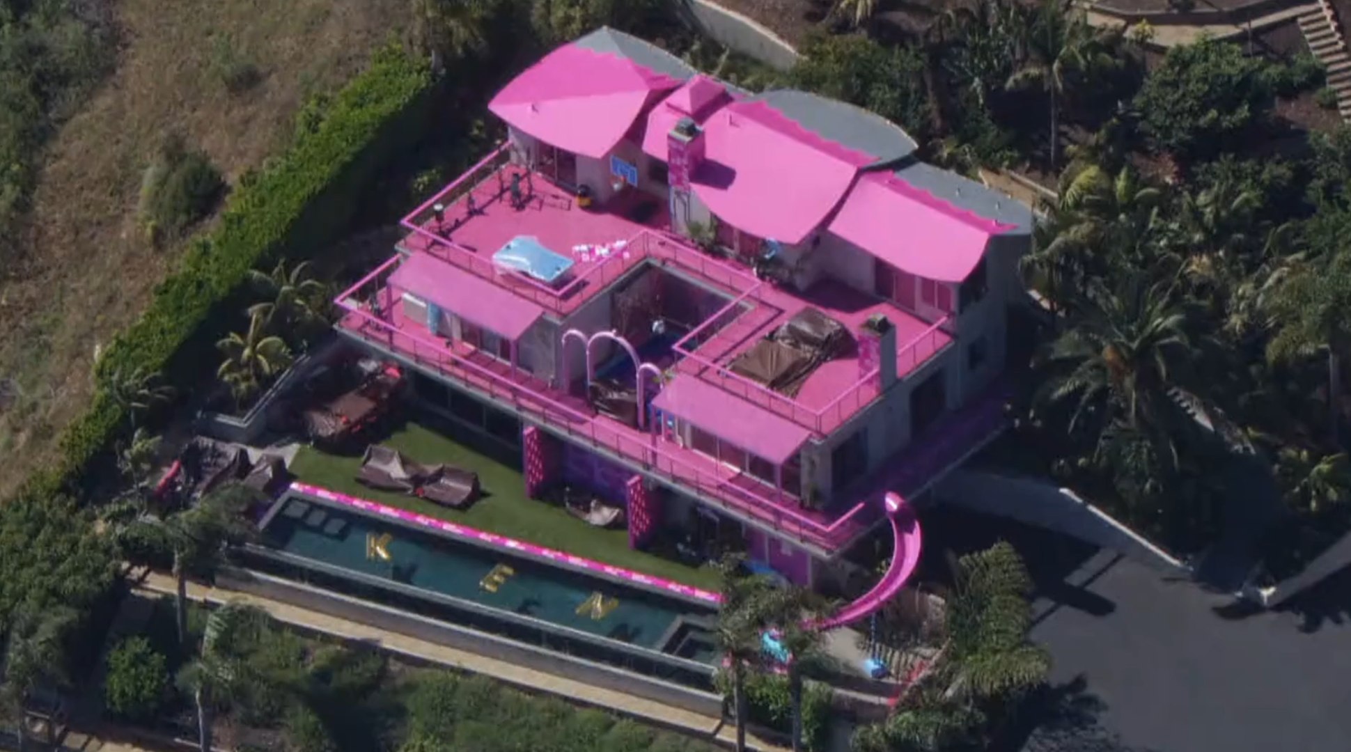 La maison de Barbie en taille réelle ! - Vidéo Dailymotion