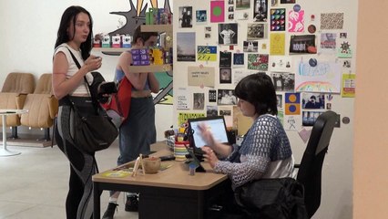 Ukrainer bringen analogen Fotoladen von Kiew nach Berlin