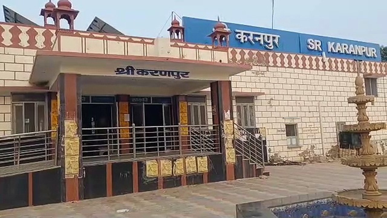 रेलवे स्टेशन की दीवार पर हो रहा प्रचार, अधिकारी...
