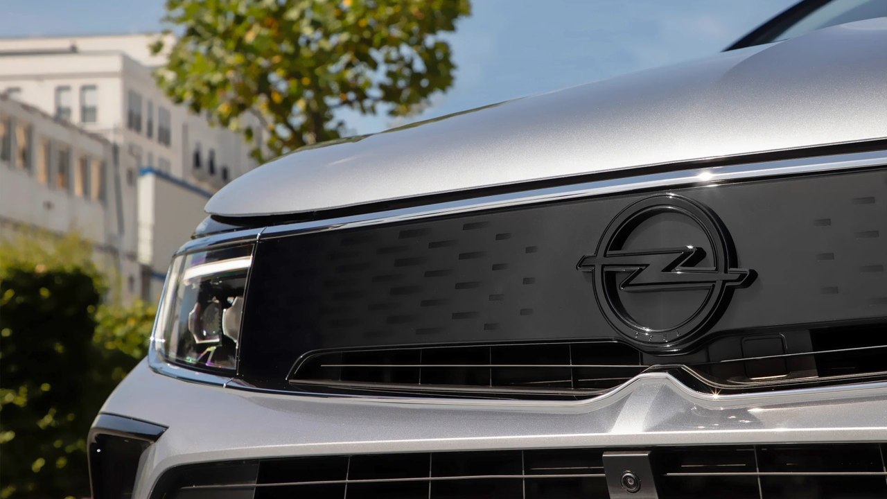 Opel enthüllt neues Markenlogo