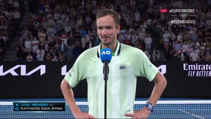 Medvedev, libéré après avoir hurlé sur l'arbitre ? "Je ne crois pas que ça m'a aidé…"