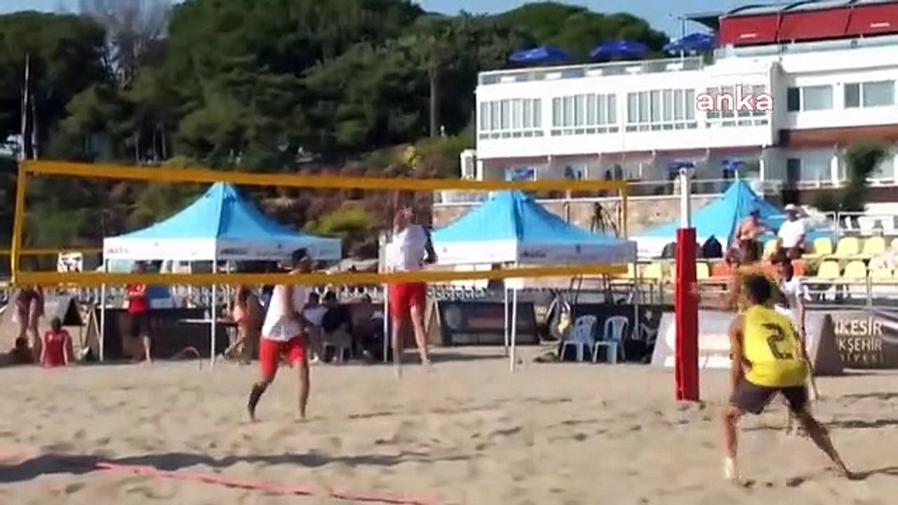 Balıkesir'de Uluslararası Plaj Voleybolu Karşılaşmaları Başladı
