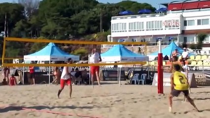 Balıkesir'de Uluslararası Plaj Voleybolu Karşılaşmaları Başladı