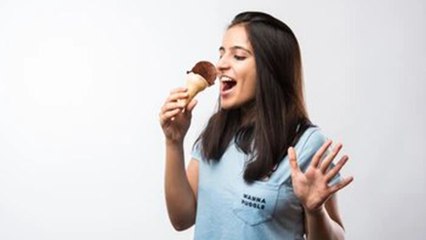 Periods में Ice Cream खाना सही या गलत । क्या Periods में Ice Cream खा सकते है ? । Boldsky