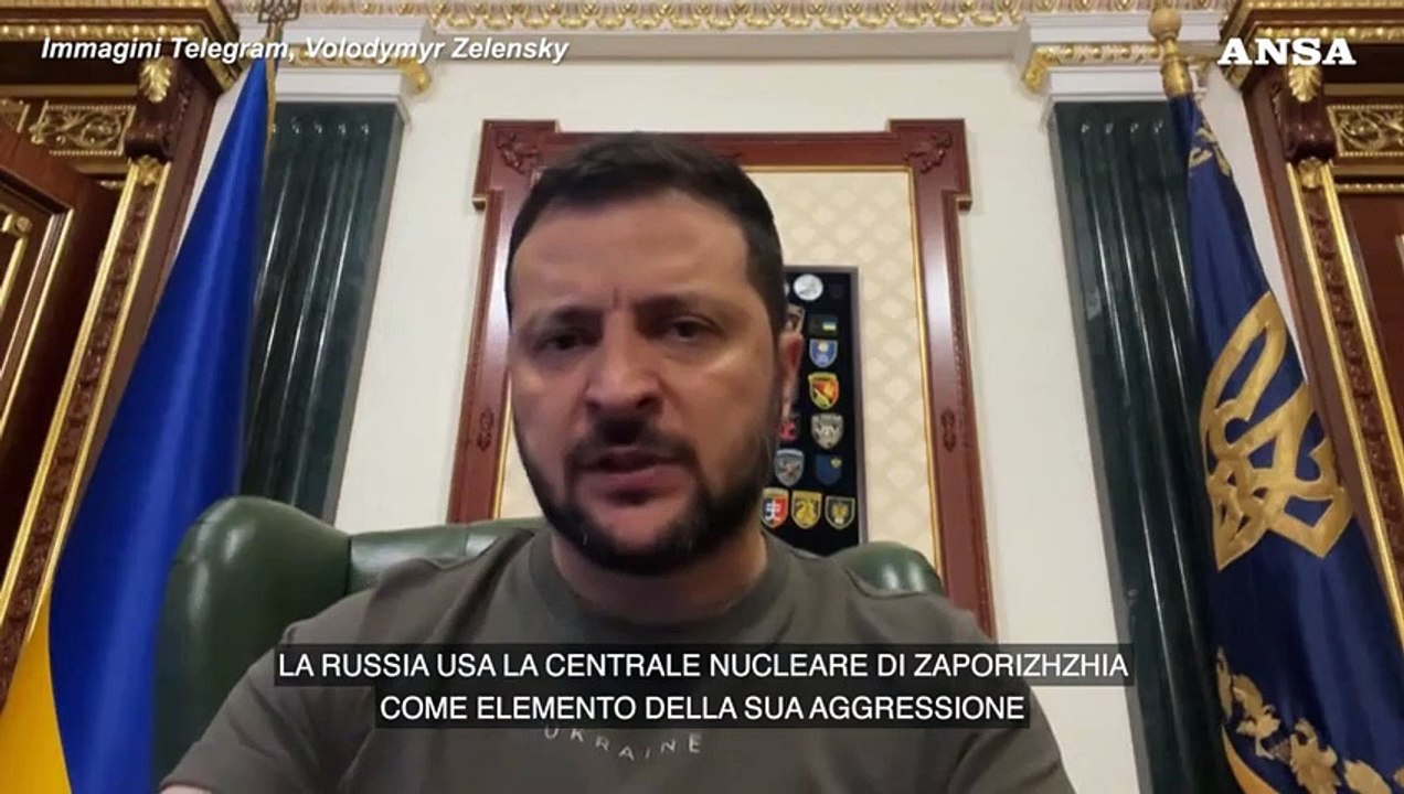 Ucraina, Zelensky: "Mosca valuta un attacco alla centrale nucleare di Zaporizhzhia"