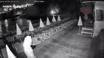 Antalya'da plajda akıllara durgunluk veren olay kamerada! Havluyla yüzünü gizleyip dans etti ve...