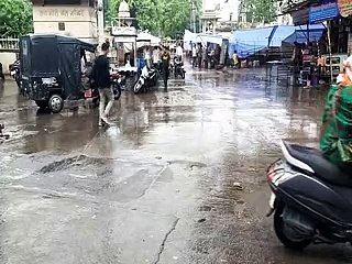 video: बरसात से किसानों के चेहरे पर छाई खुशी
