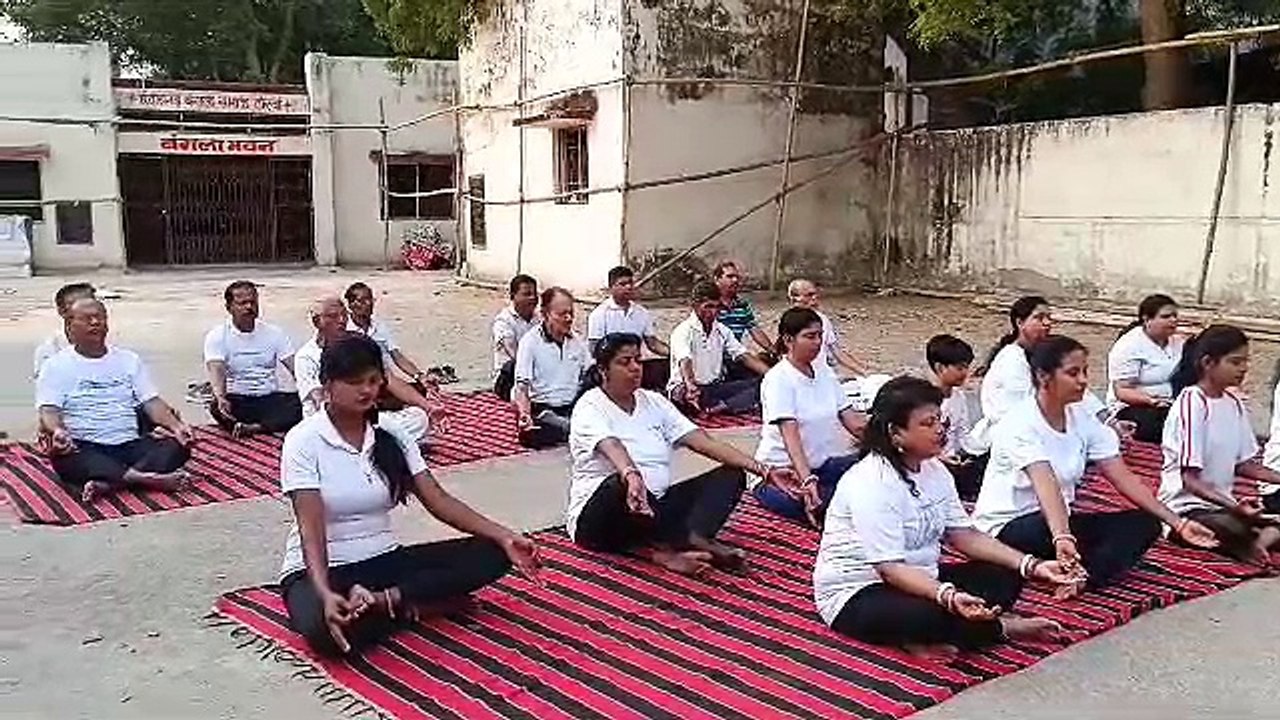 हजारों की संख्या में लोग हुए शामिल