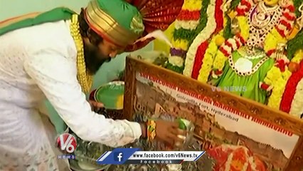 Golkonda Bonalu _ Priest About Prayers To Mahankali Ammavaru _ V6 News (1)