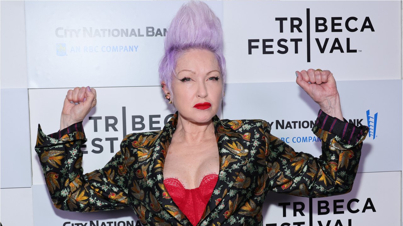 GALA VIDEO - Cyndi Lauper a 70 ans : cette maladie dont souffre la chanteuse
