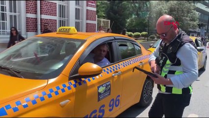 ŞİŞLİ'DE TAKSİ DENETİMİ; EMNİYET KEMERİNDEN CEZA YAZILMASINA RAĞMEN TAKMADAN DEVAM ETTİ