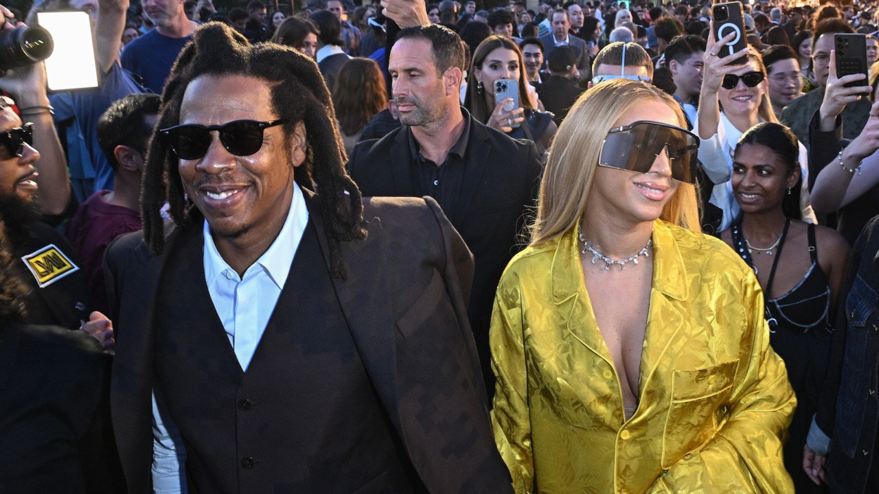 Beyoncé Wore the Most Gigantic Sunglasses, Mayb...
