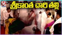 Srikantha Chary Mother Takes Blessings From CM KCR On Stage _ Martyrs Memorial Inauguration_ V6 News (3)