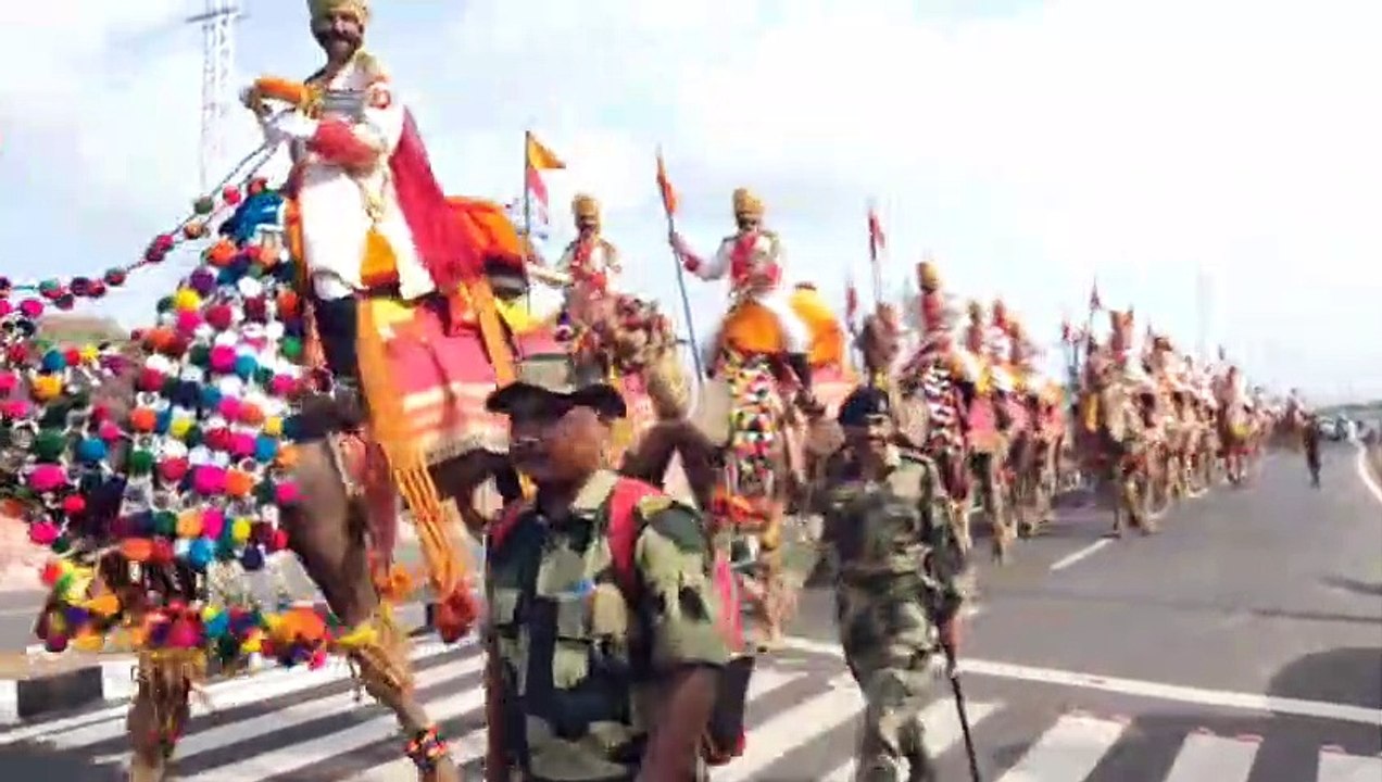 जोधपुर में निकली कैमल सफारी