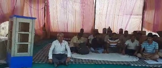 आ​खिर ऐसा क्या हुआ जो जेल प्रहरी विरोध में उतर आए...देखें वीडियो