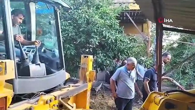 Ahırda çıkan yangında 1 adet büyükbaş hayvan telef oldu