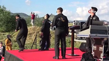 Amasya'da SOLOTÜRK'ten nefes kesen gösteri uçuşu