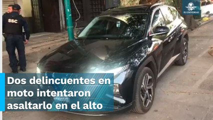 Para frustrar asalto, hombre asiático choca con árbol