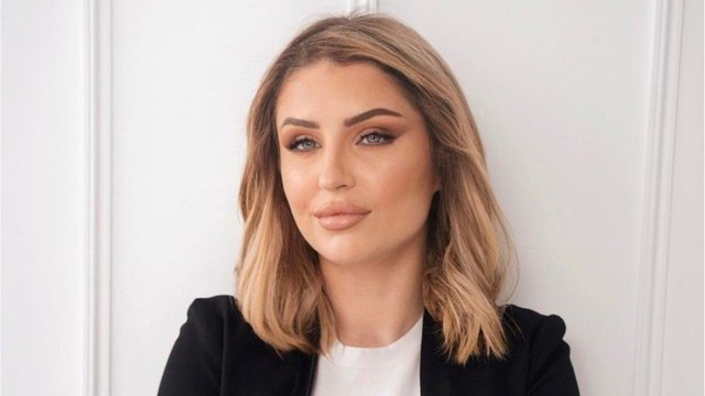 Voici - La tenue d'Ève n'a rien de vulgaire : les derniers clichés d'Amandine Pellissard enceinte divisent les internautes