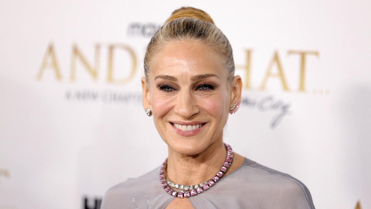 Sarah Jessica Parker Just Revealed Why Carrie Bradshaw Never Has Her Nails Done