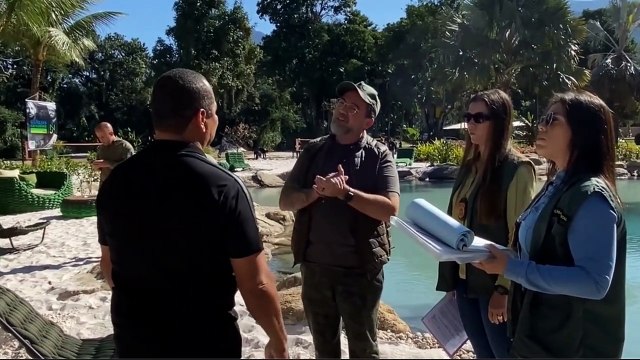Pai de Neymar recebe voz de prisão em fiscalização de obra na casa do jogador em Mangaratiba