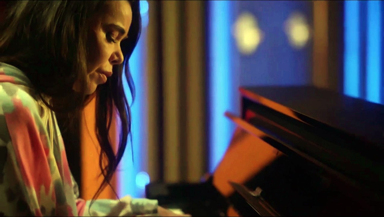 Beatriz Luengo (Lola) - Porque Me Faltas Tú (UPA Next)