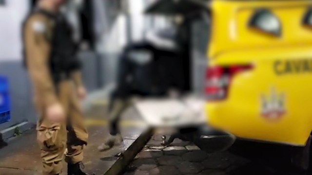 Dois jovens são detidos pela Cavalaria com pedras de crack no Centro