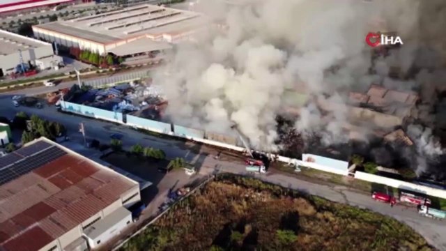 Manisa'daki fabrika yangını 16 saattir devam ediyor