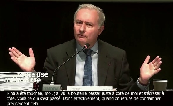 Le maire de Toulouse Jean-Luc Moudenc témoigne après son agression mercredi soir par des membres des Soulèvements de la Terre : Nous étions 5, ils étaient 100. Ils nous ont attaqués de dos et ont lancé des projectiles - Regardez